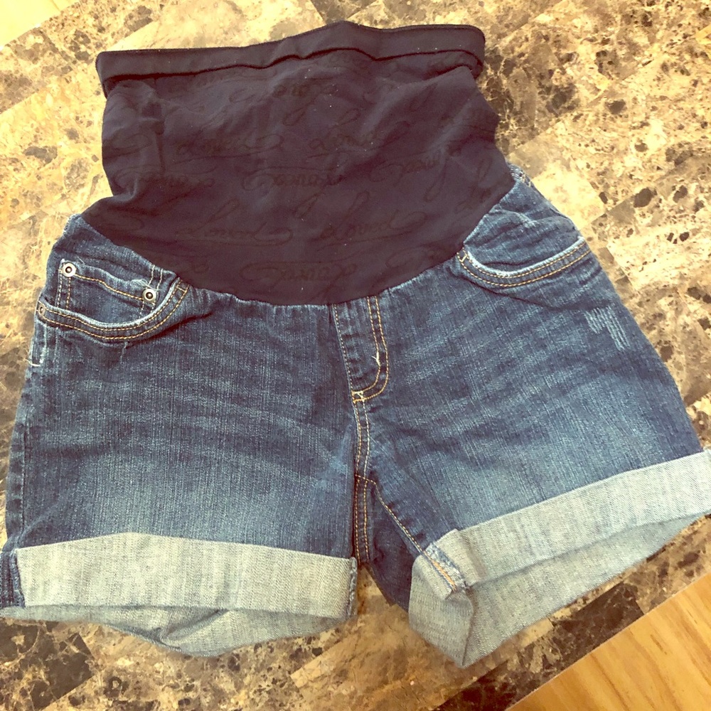 Maternity shorts